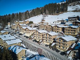 Hilltop Apartment in Viehhofen With hot tub