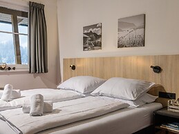 Hilltop Apartment in Viehhofen With hot tub
