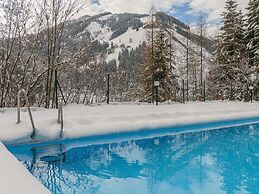 Hilltop Apartment in Viehhofen With hot tub