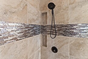 Shore To Please 4 Bedroom Home by RedAwning