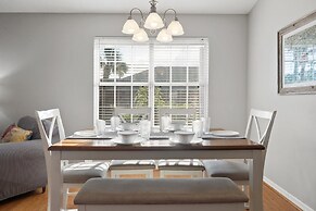 Shore To Please 4 Bedroom Home by RedAwning