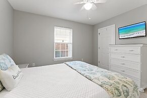 Shore To Please 4 Bedroom Home by RedAwning