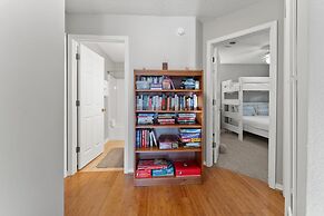 Shore To Please 4 Bedroom Home by RedAwning