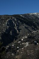 Stagiates Guest House Room 1