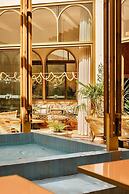 Bloom House Hotel & SPA