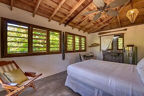 CAMP BAY LODGE