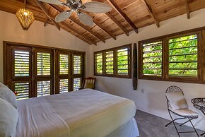 CAMP BAY LODGE