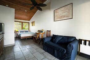 CAMP BAY LODGE