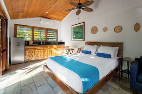 CAMP BAY LODGE
