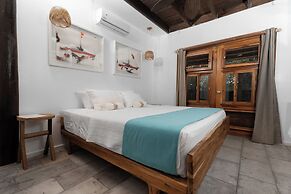 CAMP BAY LODGE