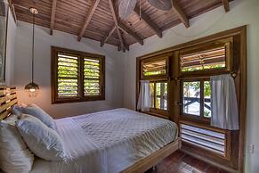 CAMP BAY LODGE