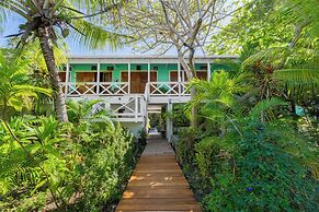 CAMP BAY LODGE