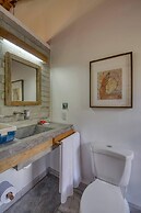 CAMP BAY LODGE