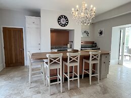 Stunning and Luxurious Manor House Holiday Home