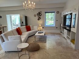 Stunning and Luxurious Manor House Holiday Home