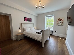 Stunning and Luxurious Manor House Holiday Home