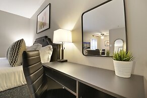 Fully Furnished Studio Apt in Lakeview