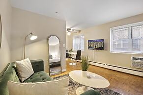 Fully Furnished Studio Apt in Lakeview