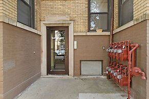 2BR Comfy & Chic Sunnyside Apt near Shop