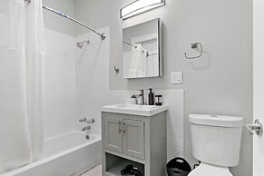 2BR Comfy & Chic Sunnyside Apt near Shop