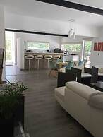 Hermosa Gran Casa con Piscina en Olmue