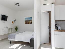 Sunny Palace Apartments