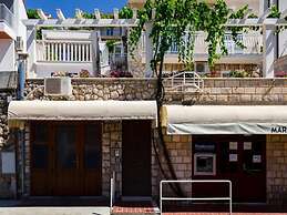 Sunny Palace Apartments