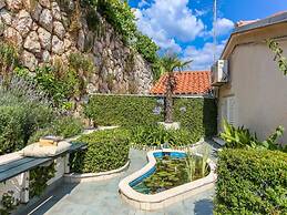 Sunny Palace Apartments