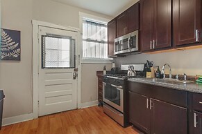 3BR Apartment w Laundry in Rogers Park