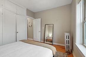 3BR Apartment w Laundry in Rogers Park