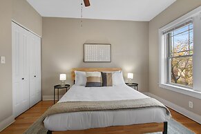 3BR Apartment w Laundry in Rogers Park