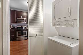 3BR Apartment w Laundry in Rogers Park