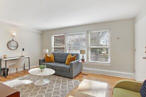 1BR Roomy Apartment in Bowmanville