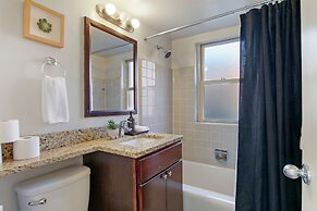 1BR Roomy Apartment in Bowmanville