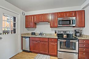 1BR Roomy Apartment in Bowmanville