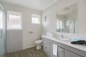 3 Bedroom In Papatoetoe w Parking - Wifi
