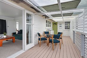3 Bedroom In Papatoetoe w Parking - Wifi