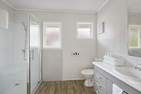 3 Bedroom In Papatoetoe w Parking - Wifi