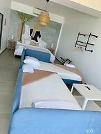 Corcega Beachfront Suites