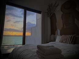 Corcega Beachfront Suites