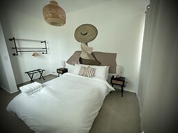 Corcega Beachfront Suites