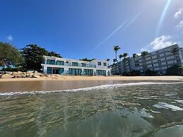 Corcega Beachfront Suites