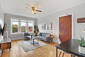 1BR Vibrant Apt in Old Irving Park