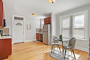 1BR Vibrant Apt in Old Irving Park