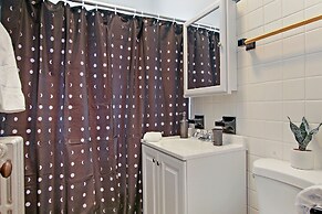 1BR Vibrant Apt in Old Irving Park