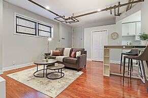 Stylish & Furnished Studio in Lakeview