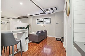 Stylish & Furnished Studio in Lakeview