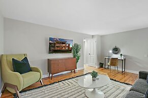 Charming & Spacious Bowmanville 1BR Apt