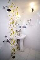 Hill Songey by Dumnu Homes