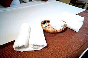 Hill Songey by Dumnu Homes